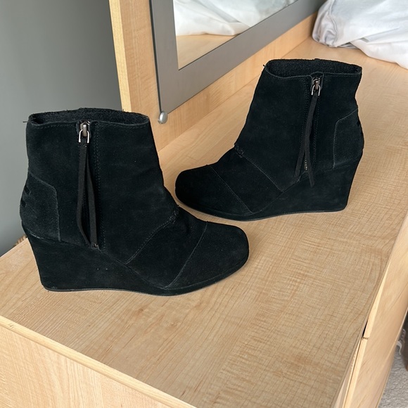 Toms Shoes - Toms Ankle Wedges! Size 8! Black! Worn Twice!